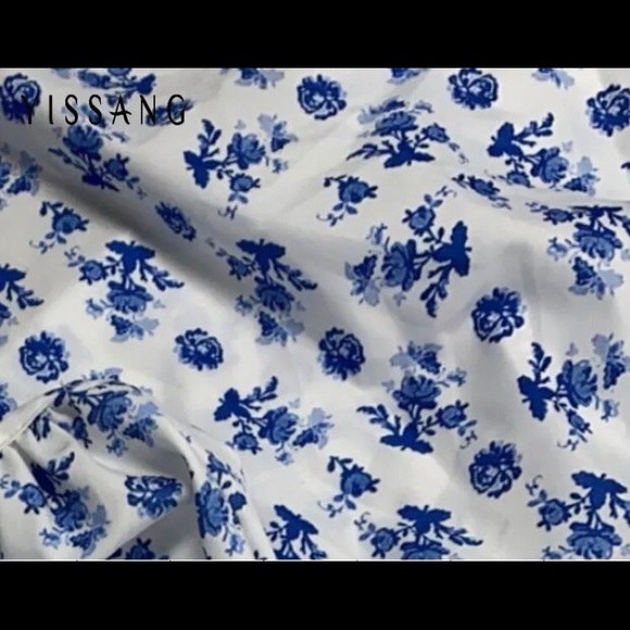 Summer dress size M.   White /blue flowers - Picture 4 of 4